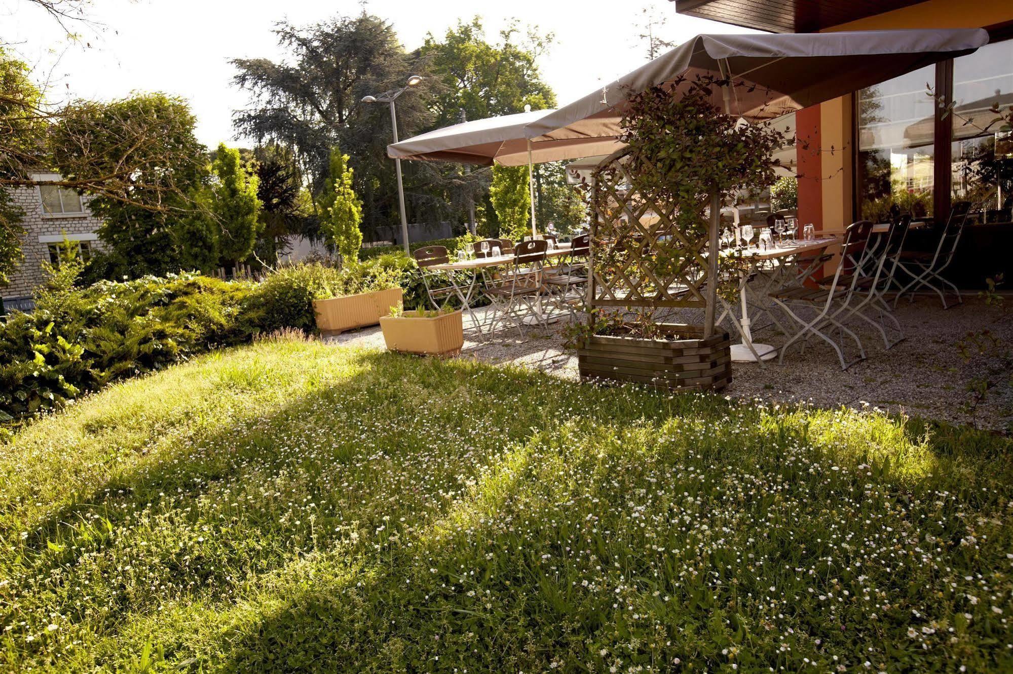 โรงแรมกองปานีล บอร์โดซ์ อูแอสท์ เลอ บูสกาต์ เลอบูสกาต์ ร้านอาหาร รูปภาพ